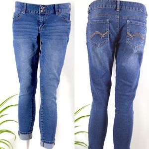 Rue 21 Low Rise Jeggings size 7/8